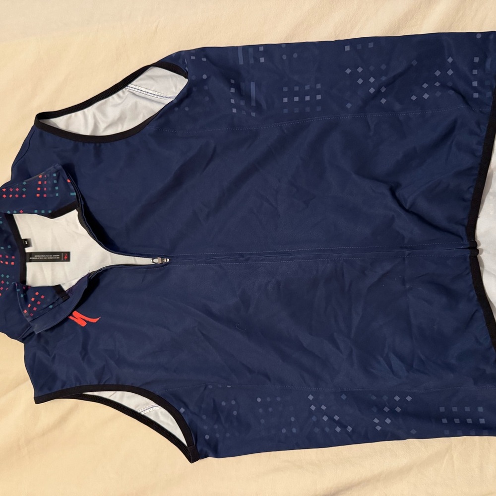 Specialized Jersey, Bib, & Vest Cycling Bundle - Picture 3 of 12
